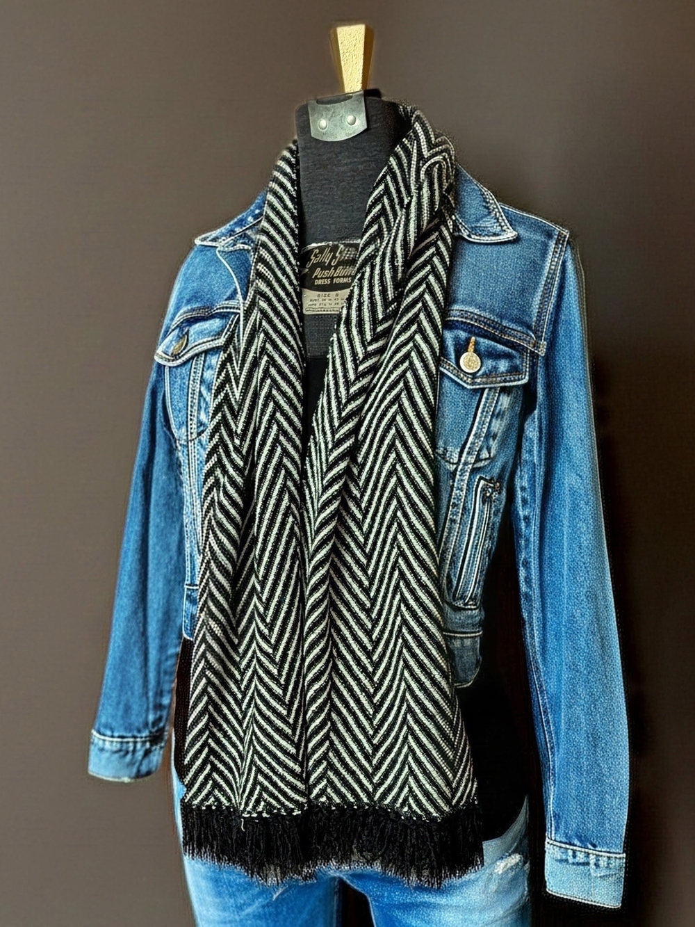 EUC Vintage Reversible Woven Jacquard Velvet Scarf Black Cream Chevron Fringed